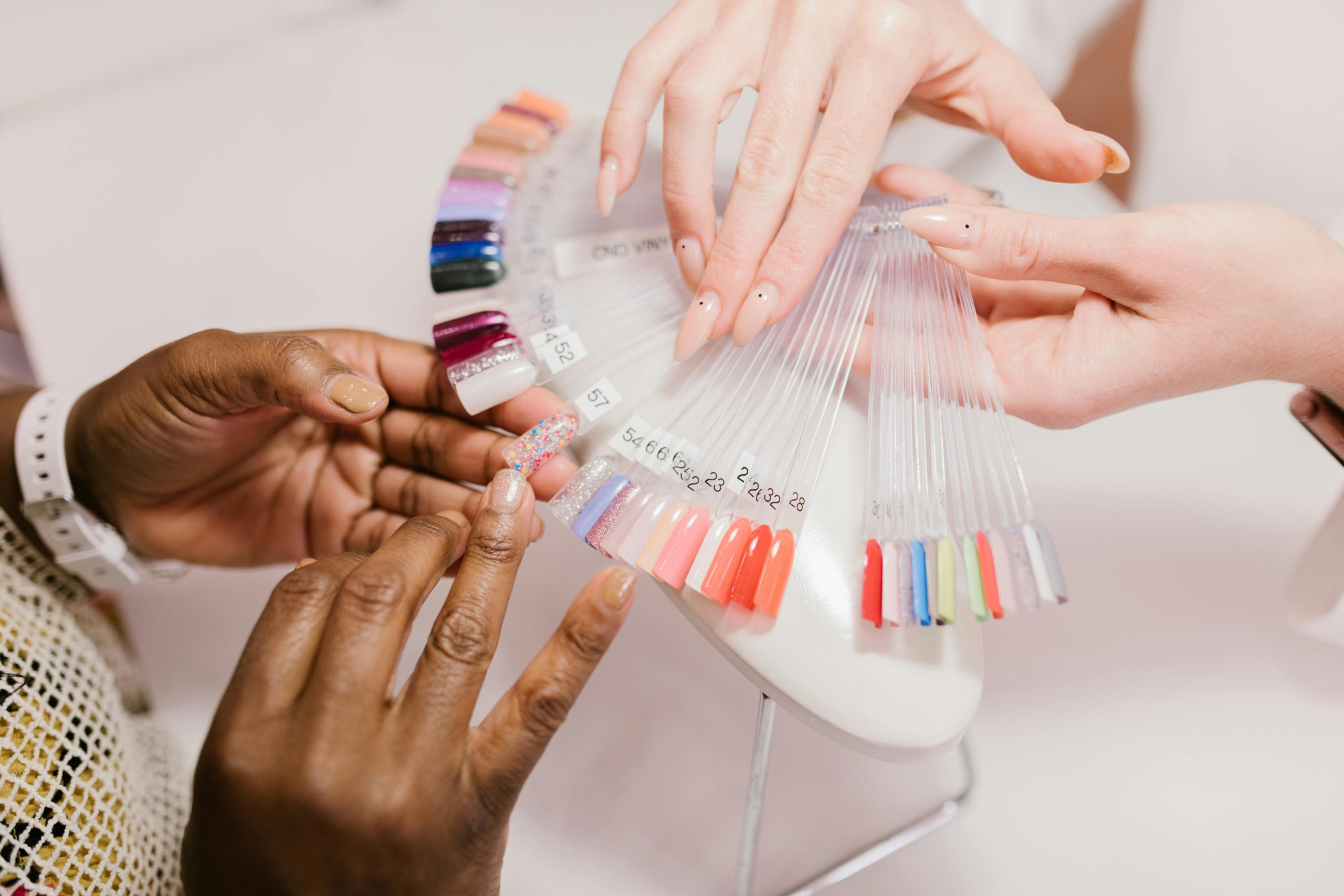 Gel vs Acrylic Nails